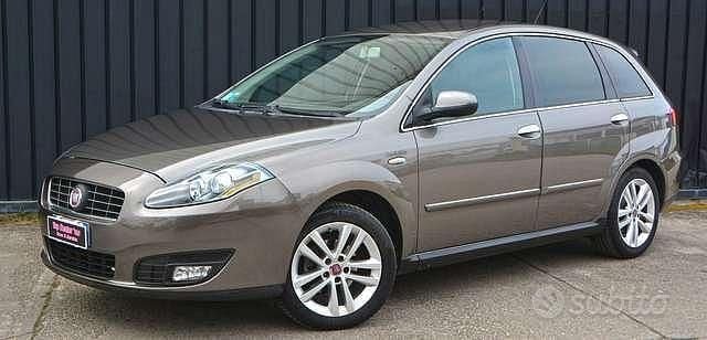 Usata Fiat Croma Emotion 147 CV (108 kW) 2011 Grigio Berlina