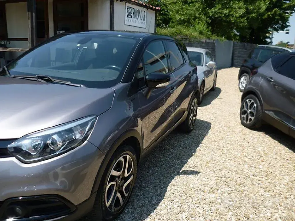 Usata Renault Captur 90 CV (66 kW) 2017 Grigio SUV