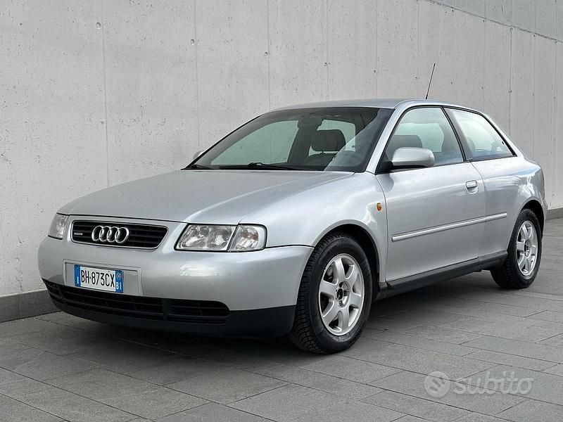 Usata Audi A3 149 CV (109 kW) 2000 Grigio Utilitaria
