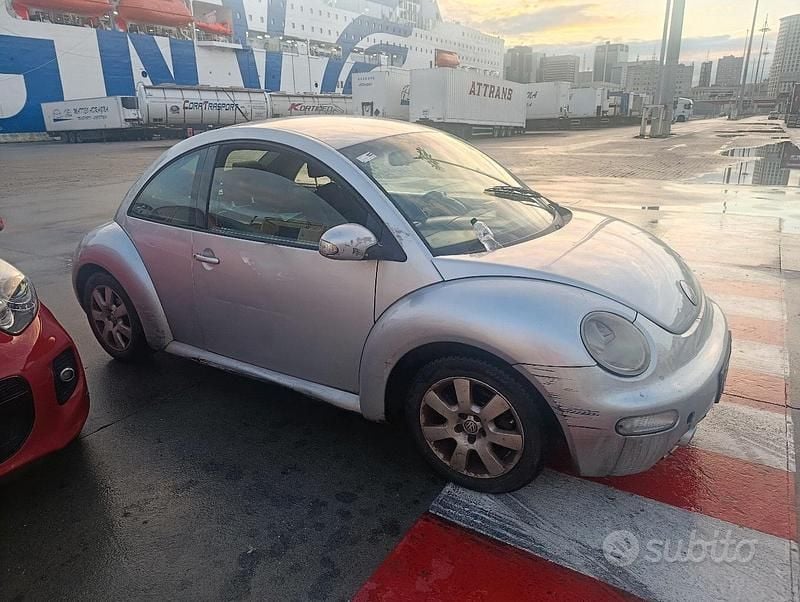 Usata VW New Beetle 101 CV (74 kW) 2004 Utilitaria