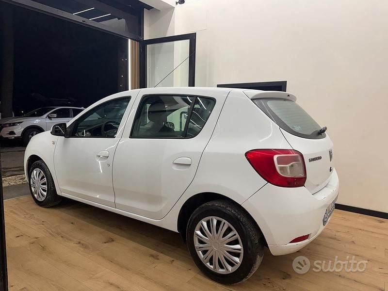 Usata Dacia Sandero Ambiance 75 CV (55 kW) 2015 Bianco Berlina