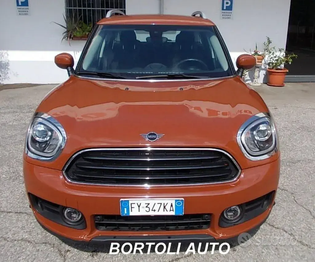 Usata Mini One D Countryman Business 116 CV (85 kW) 2019 Marrone SUV