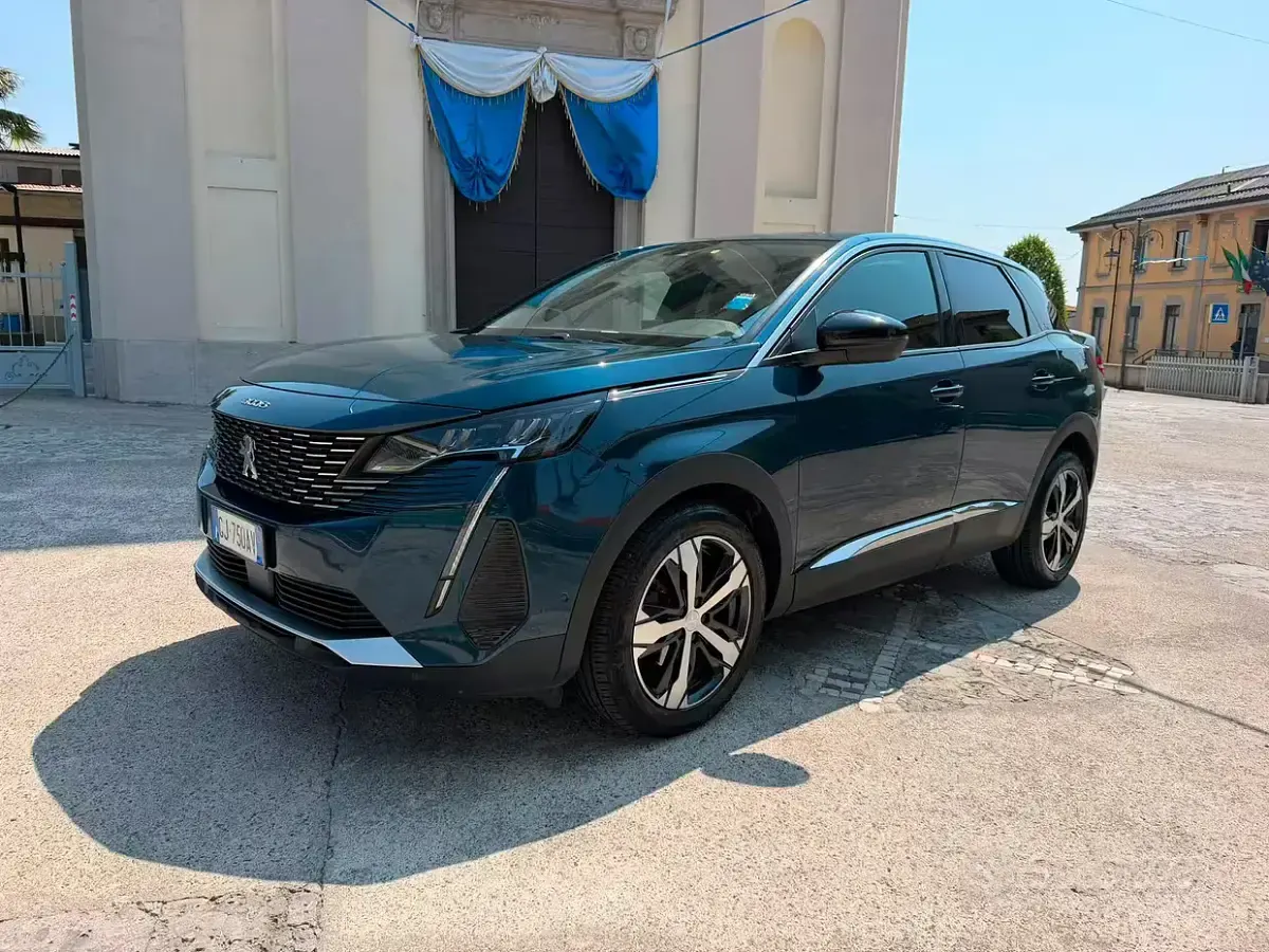 Usata Peugeot 3008 131 CV (96 kW) 2022 Verde SUV