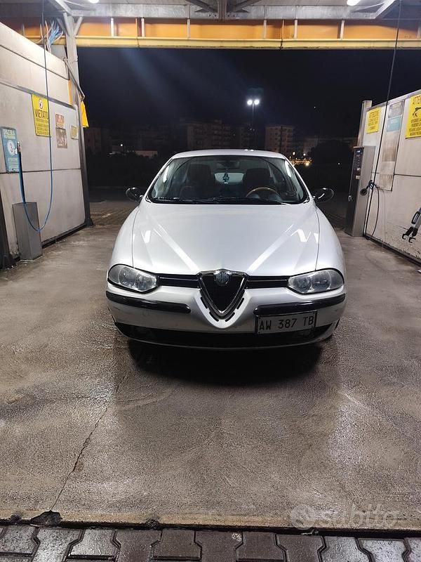 Usata Alfa Romeo 156 105 CV (77 kW) 1998 Grigio Berlina