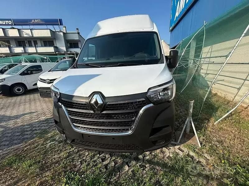 Begagnad Renault Master 135 HK (99 kW) 2022 Vit Minibuss