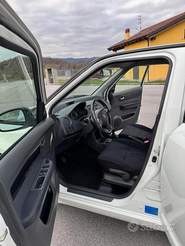 Usata Suzuki Swift GL 92 CV (67 kW) 2010 Bianco Utilitaria