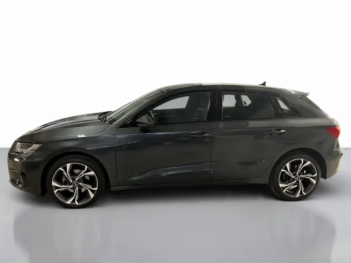 Usata Audi A3 Advanced 150 CV (110 kW) 2022 Grigio manhattan metallizzato Berlina