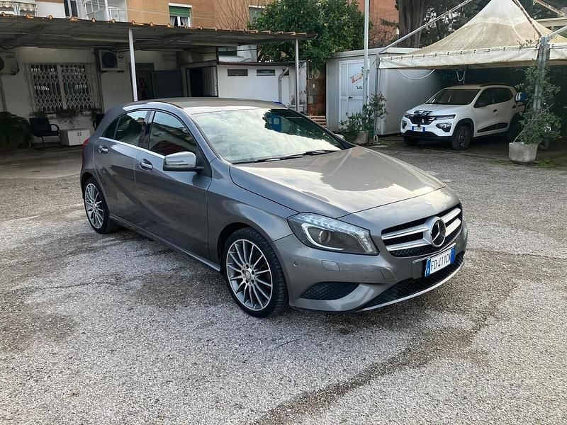 Grigio Usata 2016 Mercedes A200 Tre volumi | 16.900 € (Ottimo prezzo) - Immagine 1/4