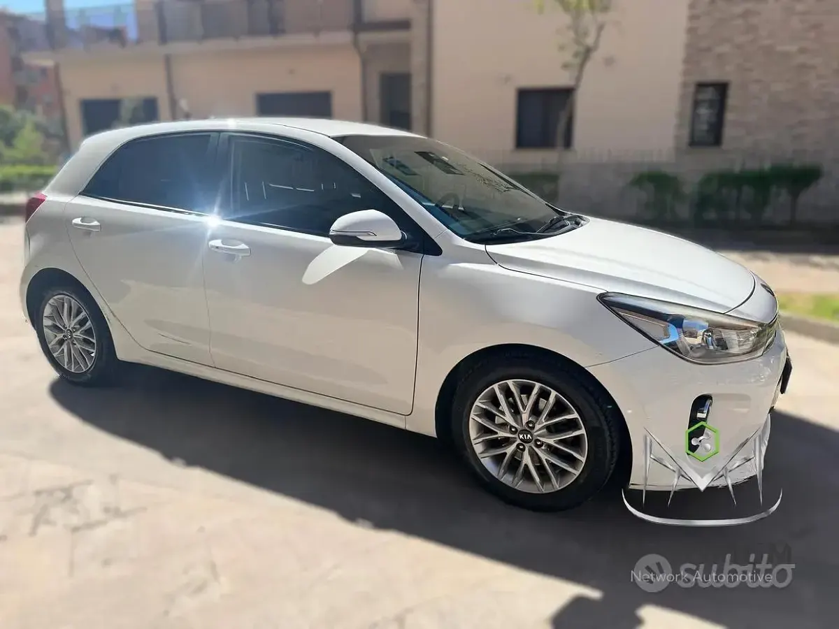 Usado Kia Rio 90 HP (66 kW) 2017 Branco Sedan