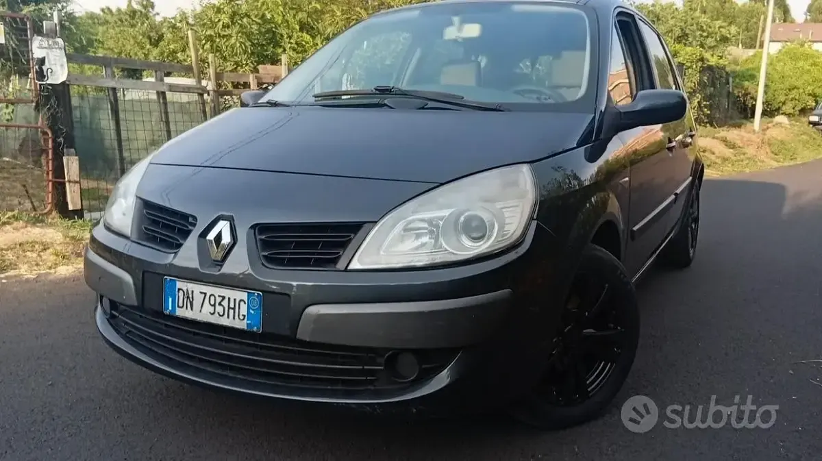 Usata Renault Scénic III 102 CV (75 kW) 2009 Monovolume