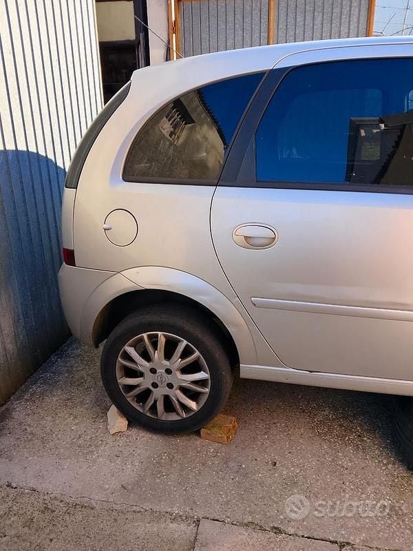 Usata Opel Meriva 2009 Grigio Monovolume