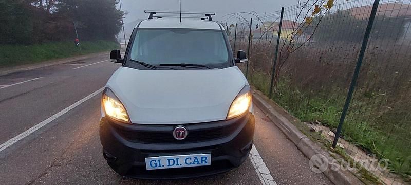 Usata Fiat Doblò 120 CV (88 kW) 2021 Bianco Monovolume
