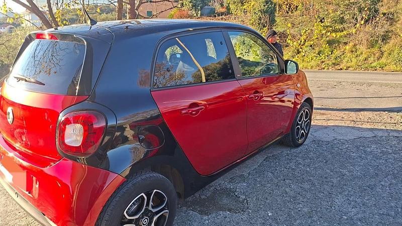 Usata Smart ForFour Prime 90 CV (66 kW) 2016 Rosso Utilitaria