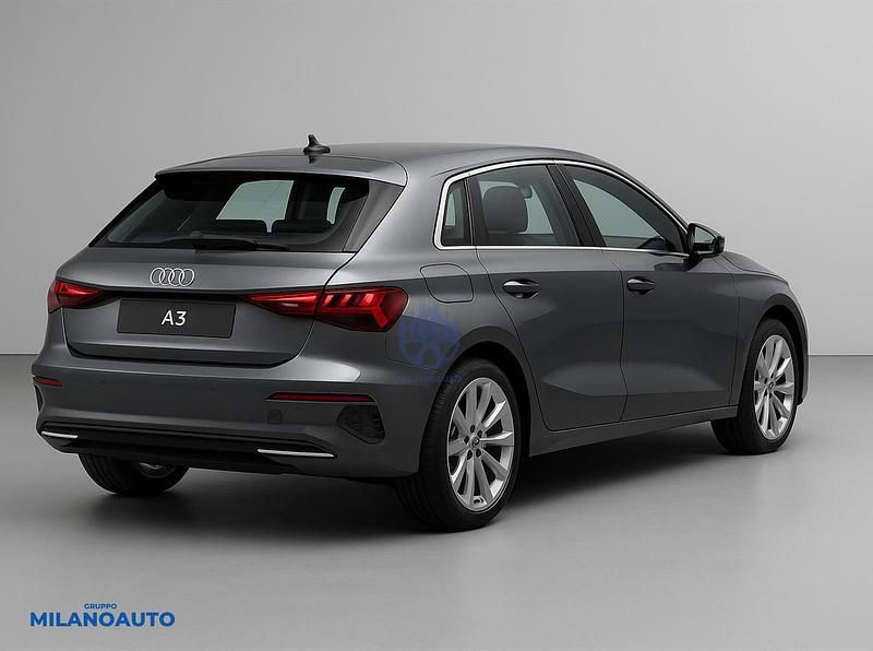 Begagnad Audi A3 Sportback Advanced Plus 150 HK (110 kW) 2024 Grå Halvkombi