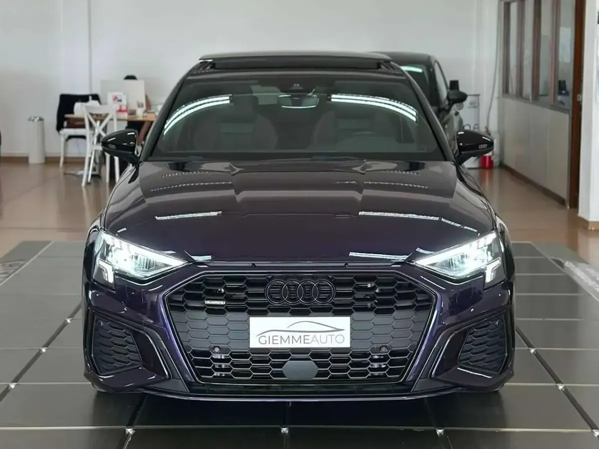 Usata Audi A3 Exclusive 200 CV (147 kW) 2023 Merlin purple Berlina