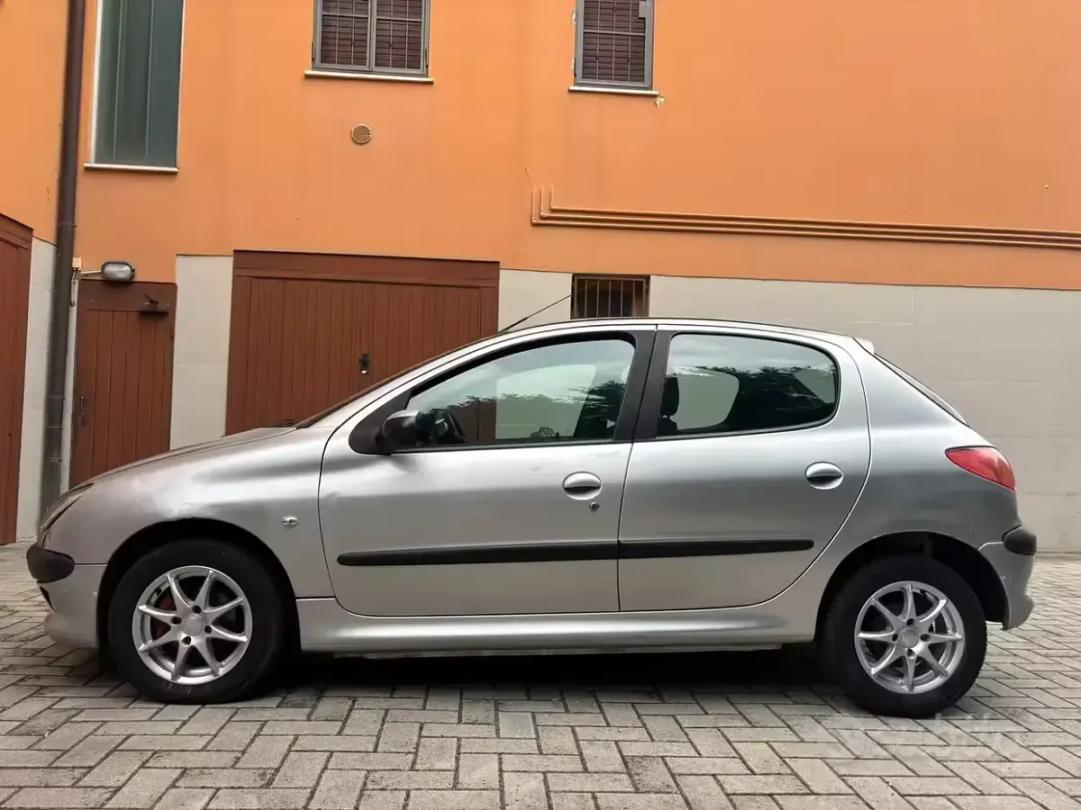 Usata Peugeot 206 68 CV (50 kW) 2003 Berlina