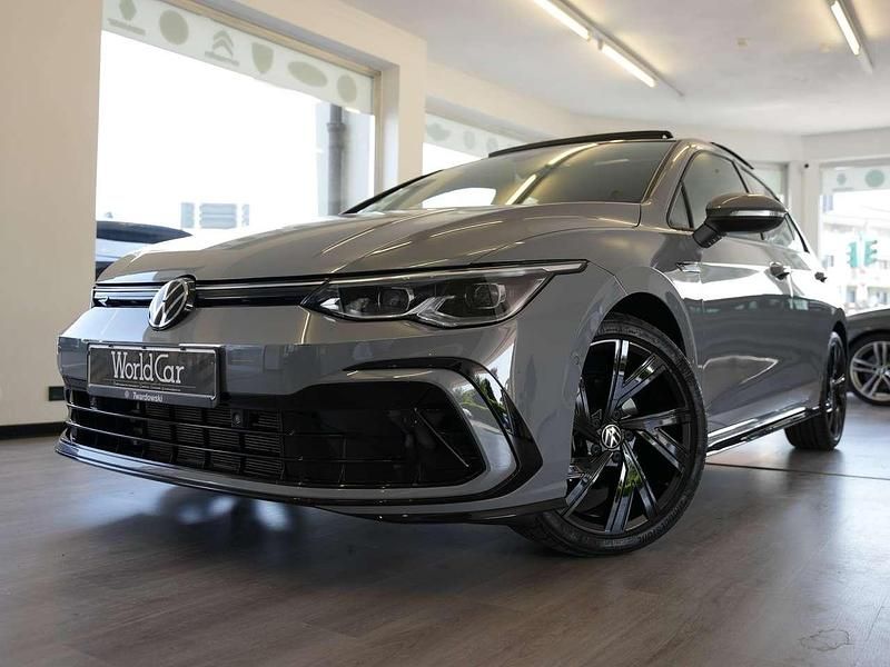 Usata VW Golf VIII R-line 150 CV (110 kW) 2024 Mondsteingrau Berlina