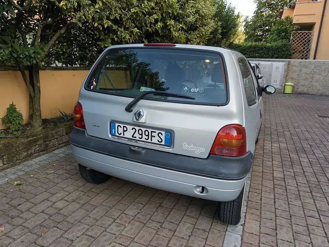 Usata Renault Twingo 58 CV (42 kW) 2004 Grigio Utilitaria