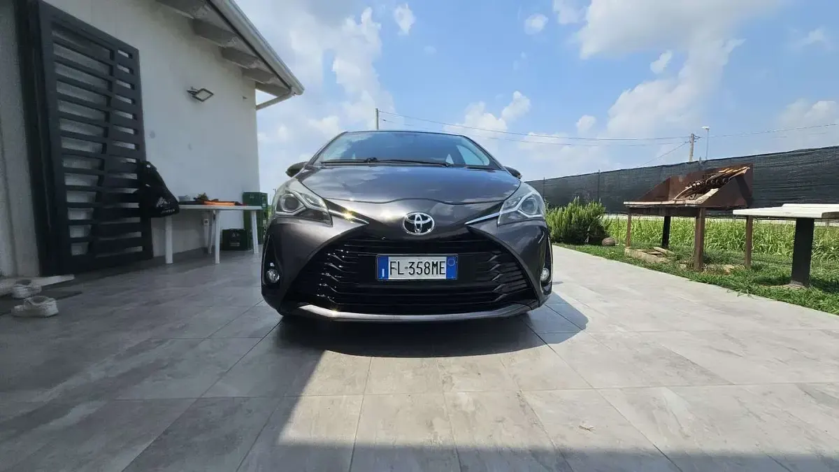 Usata Toyota Yaris Active 69 CV (50 kW) 2017 Berlina