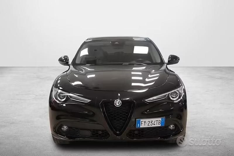 Usata Alfa Romeo Stelvio 160 CV (117 kW) 2019 Nero SUV