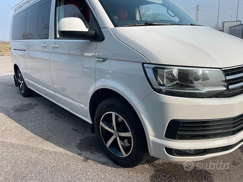 Bianco Usata 2016 VW Caravelle Monovolume | 16.900 € (Buon prezzo) - Immagine 1/4