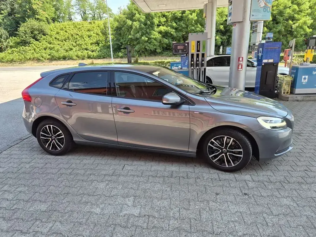 Usata Volvo V40 120 CV (88 kW) 2018 Berlina