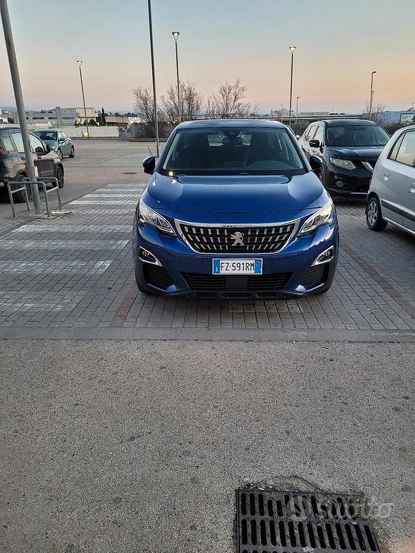 Usata Peugeot 3008 Allure 131 CV (96 kW) 2019 Blu SUV