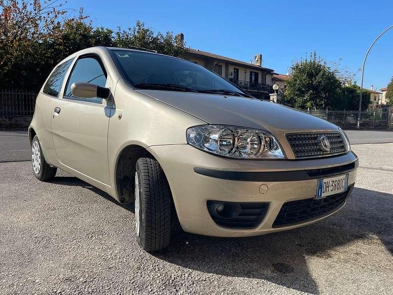 Usata Fiat Punto Classica 69 CV (50 kW) 2007 Berlina
