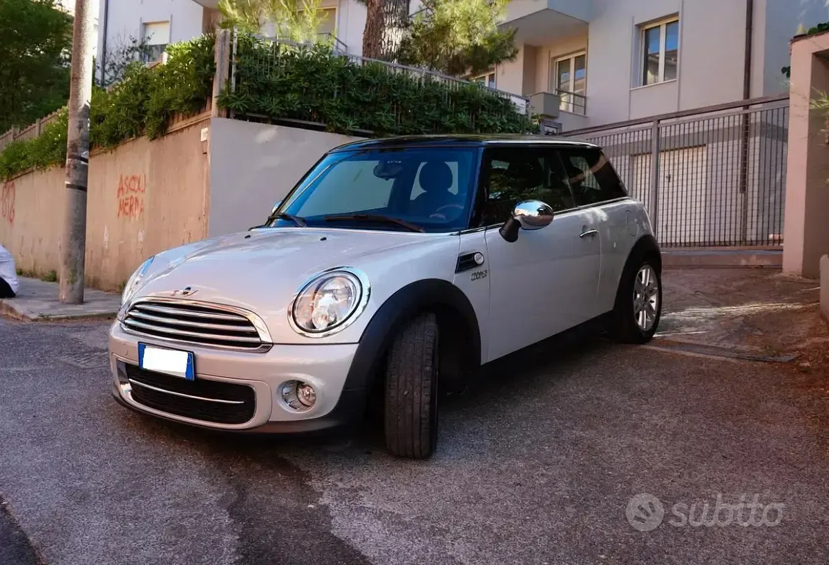 Usata Mini Cooper D 116 CV (85 kW) 2013 Grigio Utilitaria