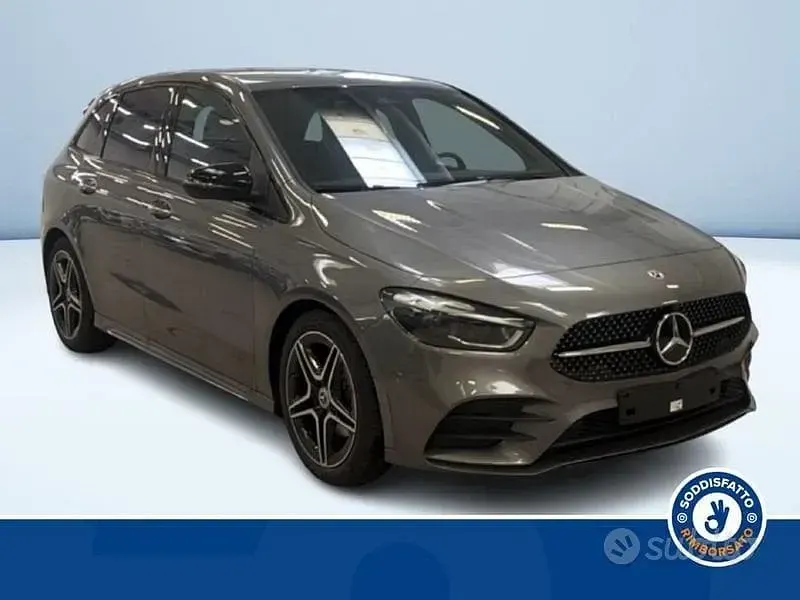 Nuova Mercedes B180 AMG 116 CV (85 kW) 2026 Grigio Utilitaria