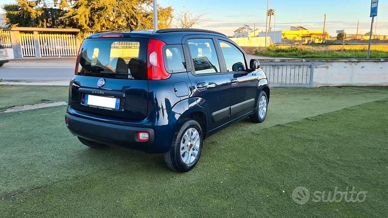 Usata Fiat Panda Lounge 70 CV (51 kW) 2019 Blu Utilitaria