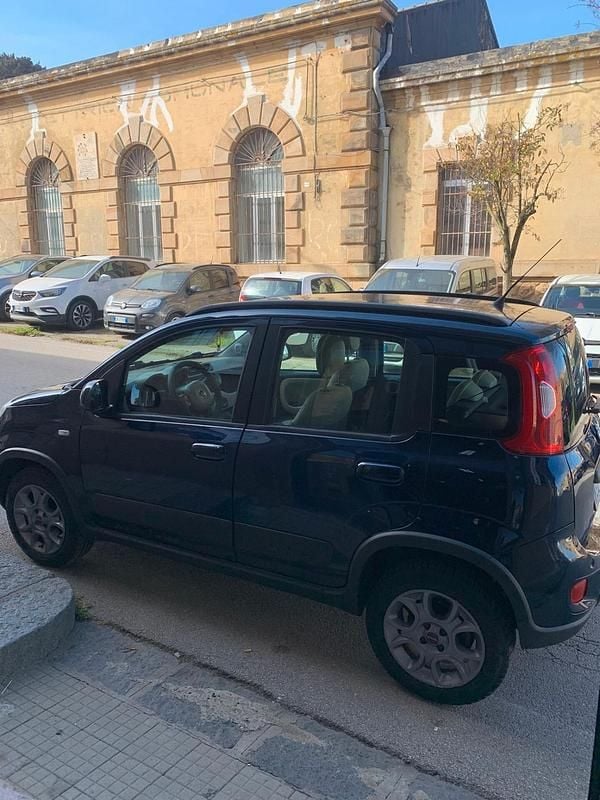 Usata Fiat Panda 4x4 S 75 CV (55 kW) 2015 Blu Utilitaria