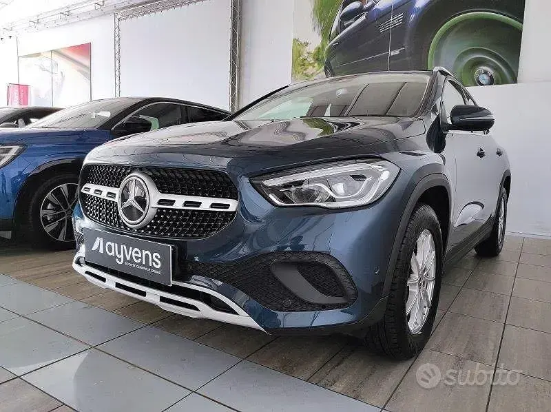 Usata Mercedes GLA200 Business 150 CV (110 kW) 2023 Blu SUV
