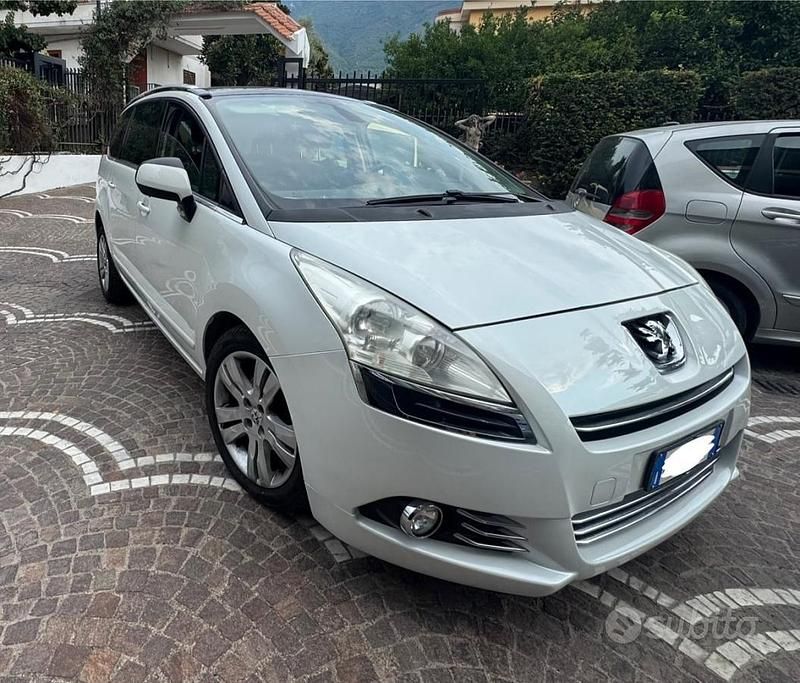 Gebraucht Peugeot 5008 Allure 112 PS (82 kW) 2011 Weiß Van / Kleinbus