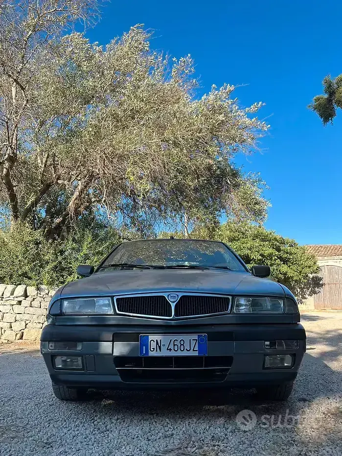 Usata Lancia Delta 103 CV (75 kW) 1994 Bluazzurro Utilitaria