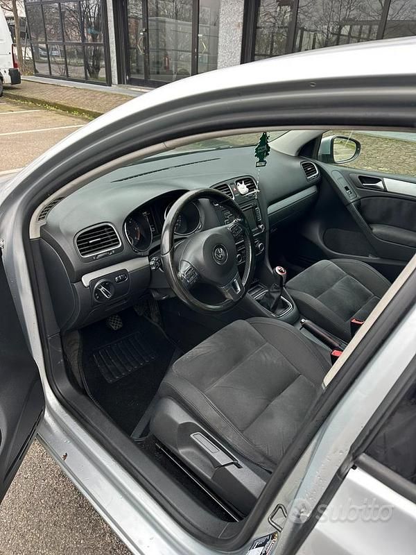 Usata VW Golf VI Highline 110 CV (80 kW) 2008 Grigio Utilitaria