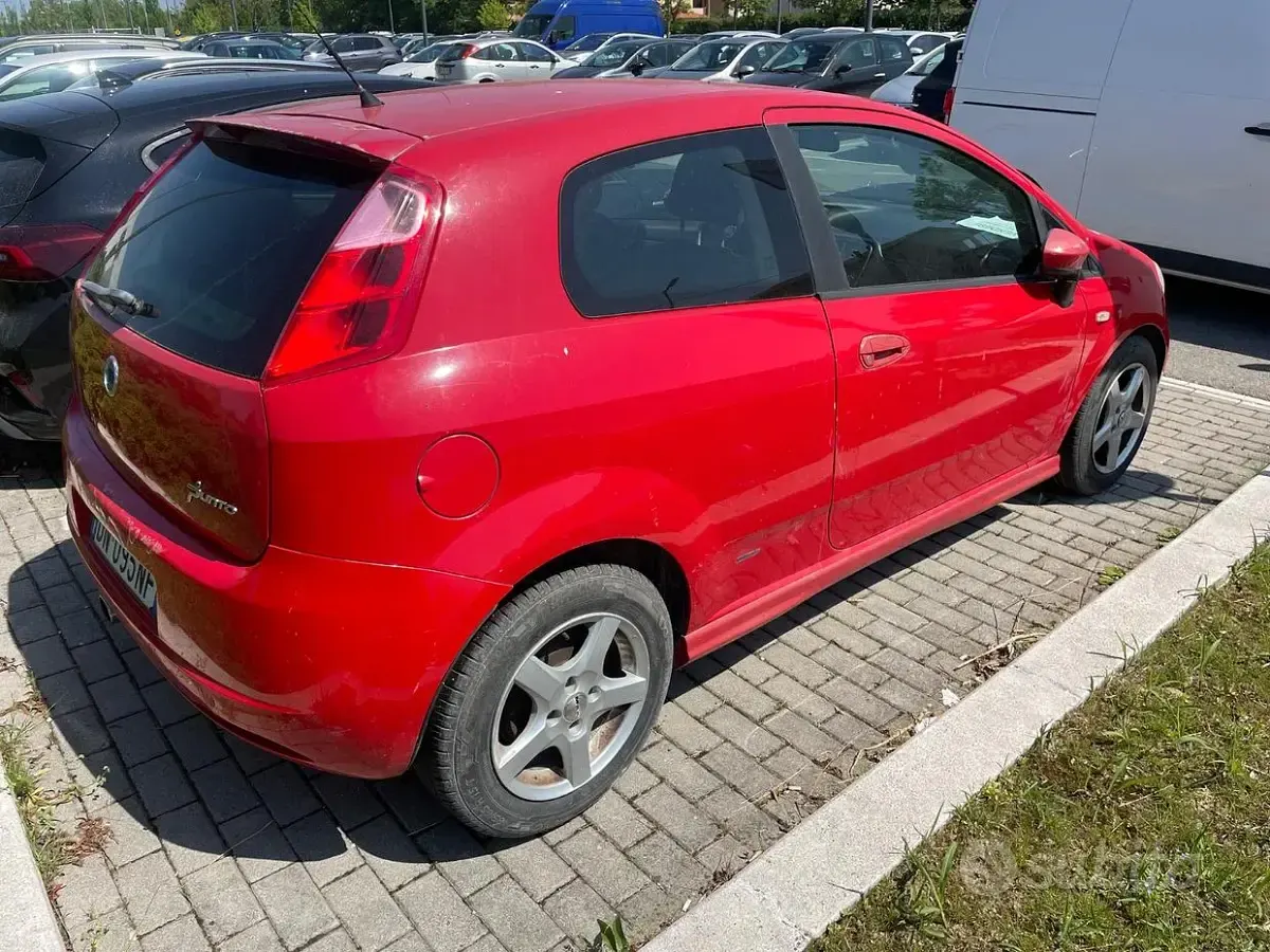 Usata Fiat Grande Punto 90 CV (66 kW) 2008 Rosso Utilitaria