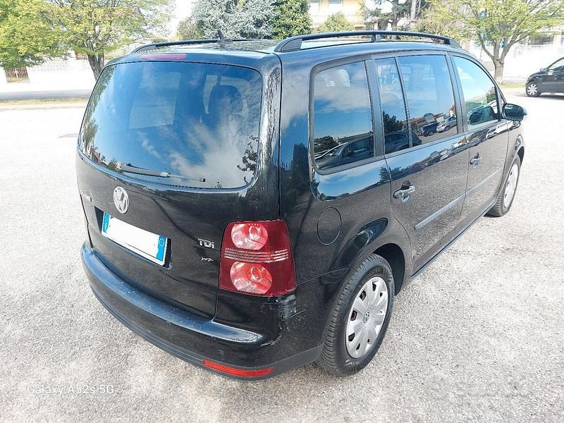 Usata VW Touran 105 CV (77 kW) 2009 Nero Monovolume