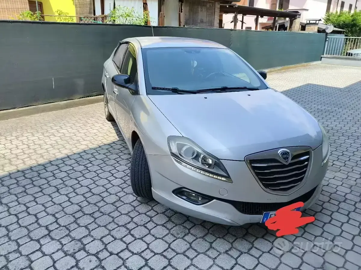 Usata Lancia Delta Silver 120 CV (88 kW) 2014 Grigio Utilitaria