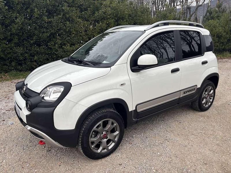 Usata Fiat Panda Cross Cross 86 CV (63 kW) 2022 Utilitaria