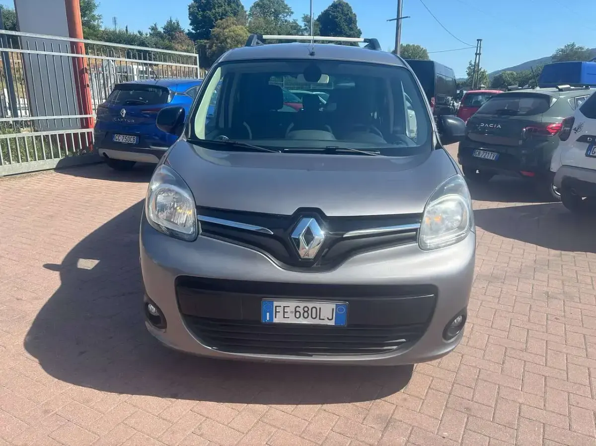 Usata Renault Kangoo LIMITED 90 CV (66 kW) 2016 Grigio Monovolume