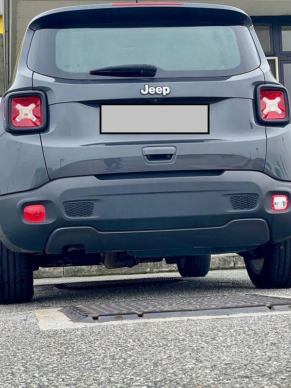 Usata Jeep Renegade Limited 131 CV (96 kW) 2022 Grigio SUV