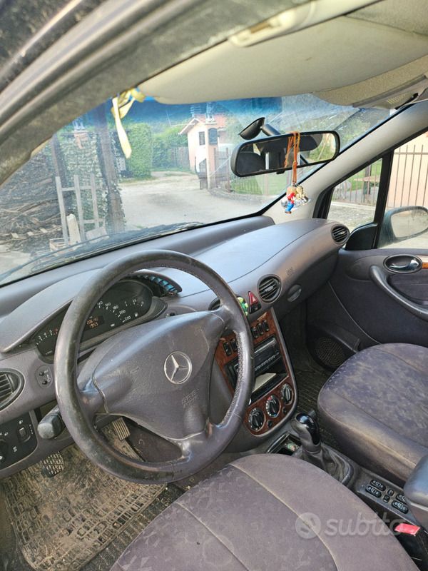 Usata Mercedes A160 102 CV (75 kW) 2001 Nero Berlina