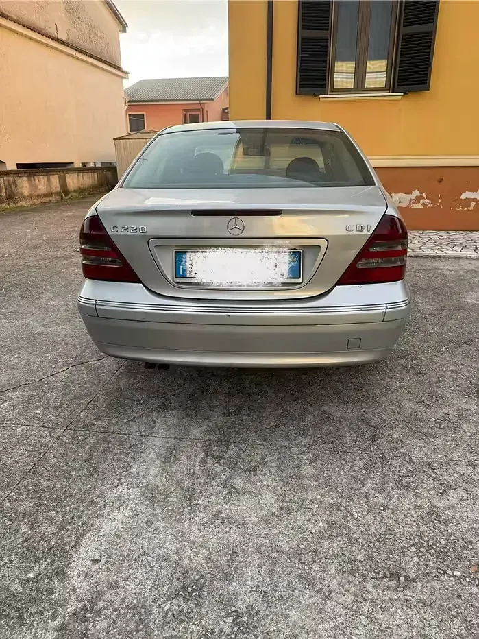 Usata Mercedes C220 143 CV (105 kW) 2000 Berlina