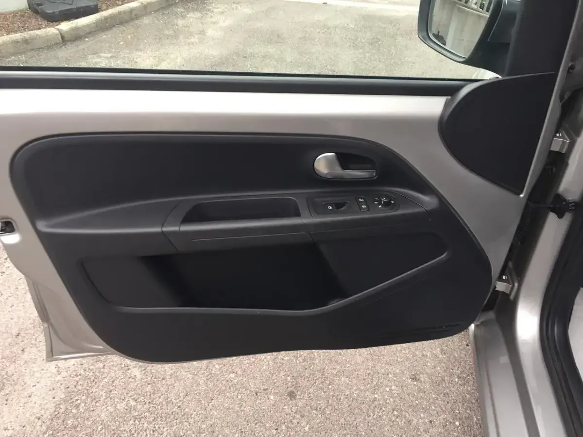 Usata VW up! 75 CV (55 kW) 2013 Argento Utilitaria