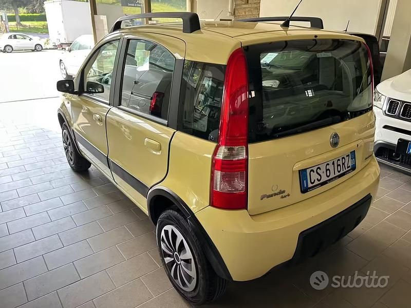 Usata Fiat Panda 4x4 Climbing 60 CV (44 kW) 2004 Giallo Utilitaria