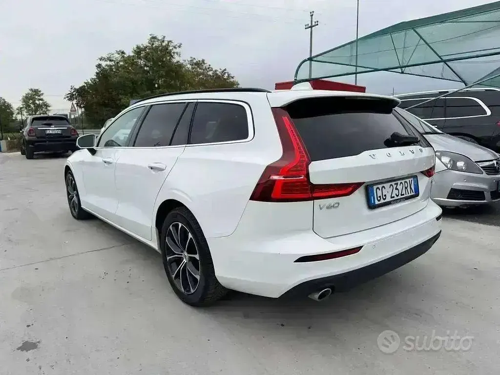 Usata Volvo V60 Business Edition 197 CV (144 kW) 2021 Bianco Station wagon