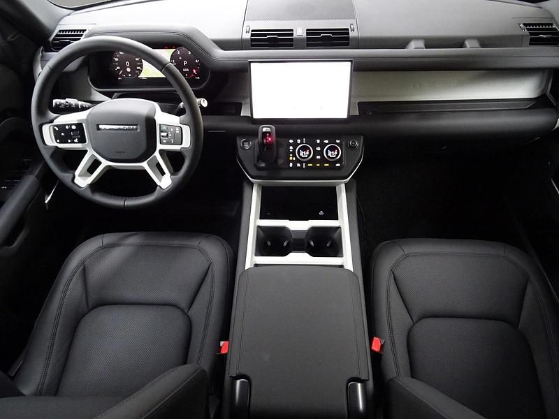 Usata Land Rover Defender S 200 CV (147 kW) 2025 Santorini black SUV