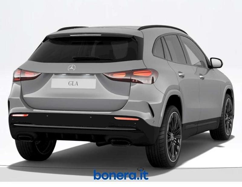 Nuova Mercedes GLA200 AMG line 150 CV (110 kW) 2026 Grigio alpi manufaktur SUV