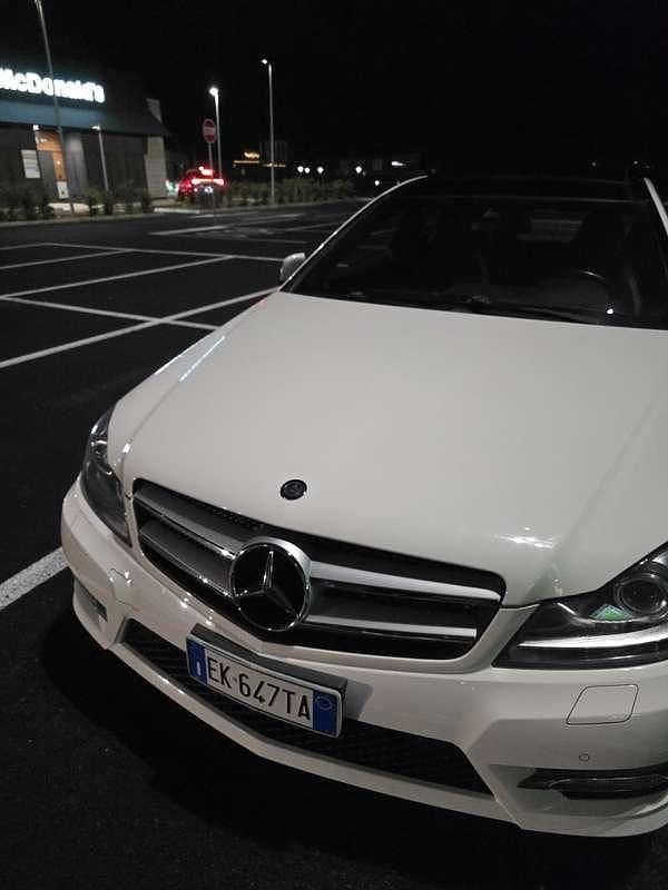 Usata 2011 Mercedes C220 Avantgarde Coupé | 13.500 € (Buon prezzo) - Immagine 1/4